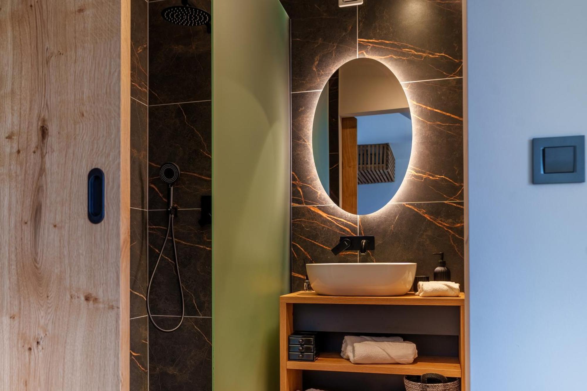 מריבור Hotel Frost מראה חיצוני תמונה